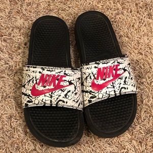 Nike slides